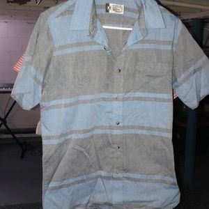 Short sleeve button up